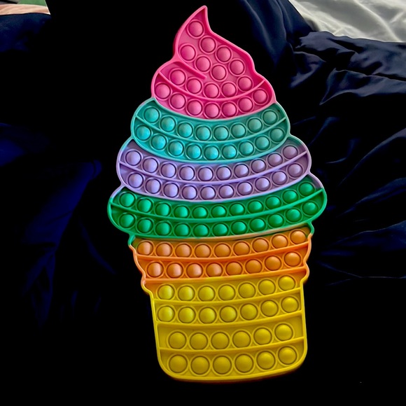 Jumbo Ice cream cone pop-it - Picture 1 of 2